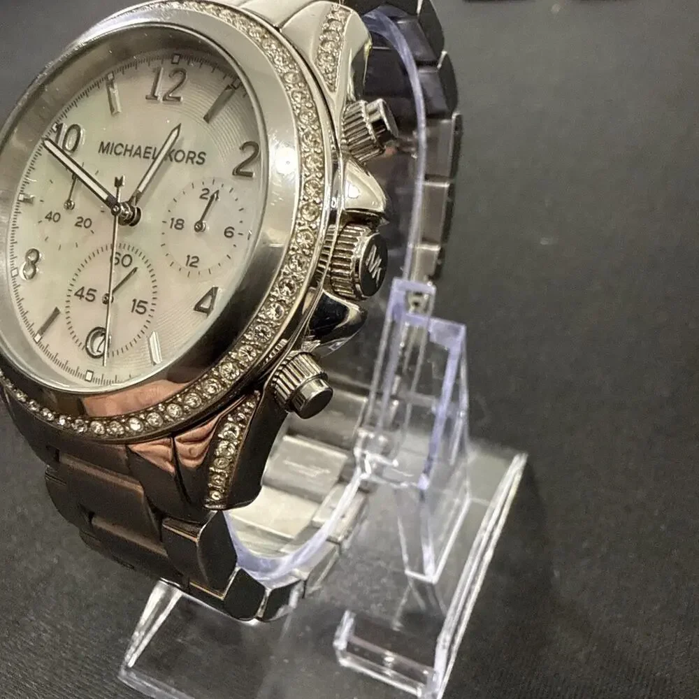 MICHAEL KORS MK-5520 NEW BATTERY MOTHER OF PEARL DIAL WOMENS WRISTWATCH